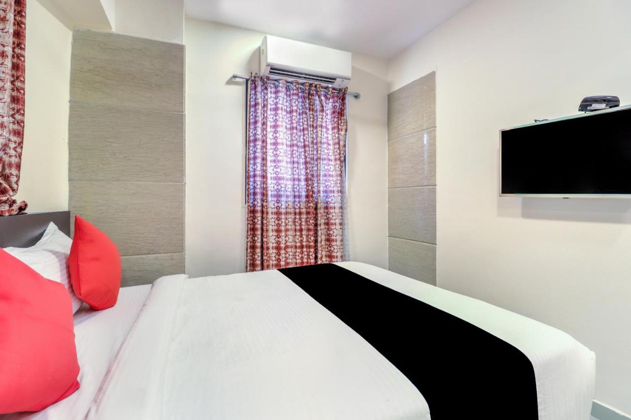 מומביי Hotel Crystal Inn מראה חיצוני תמונה