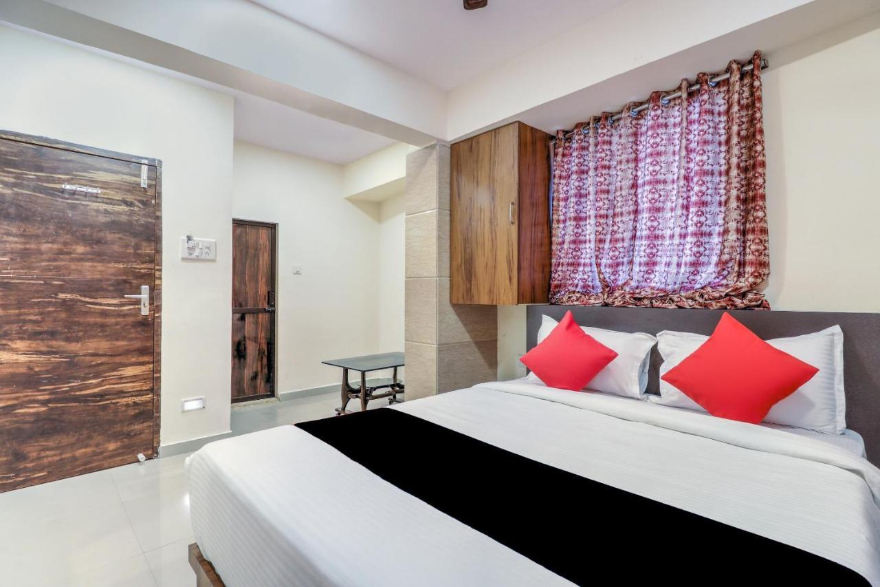 מומביי Hotel Crystal Inn מראה חיצוני תמונה