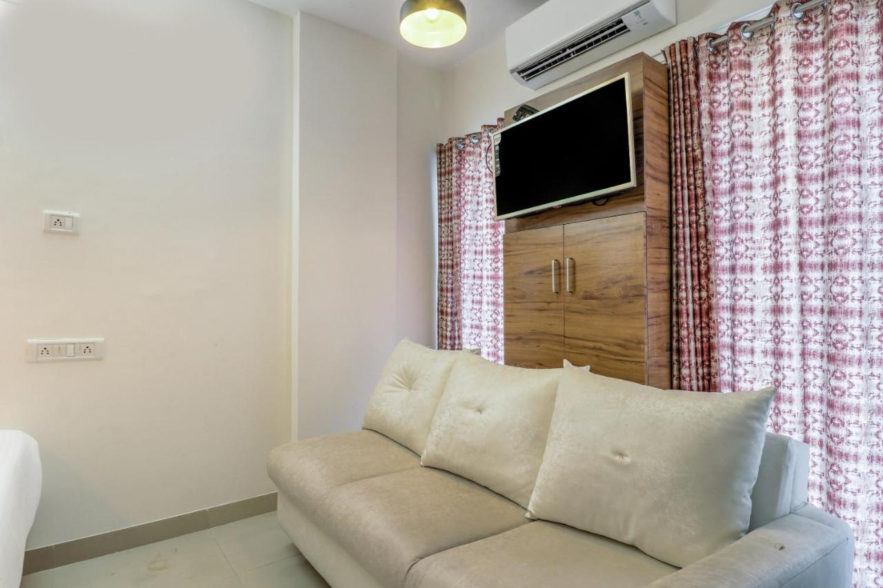 מומביי Hotel Crystal Inn מראה חיצוני תמונה