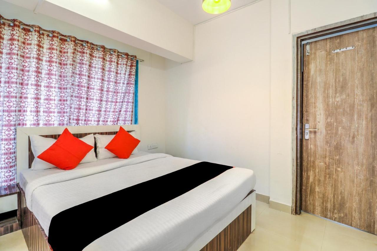 מומביי Hotel Crystal Inn מראה חיצוני תמונה