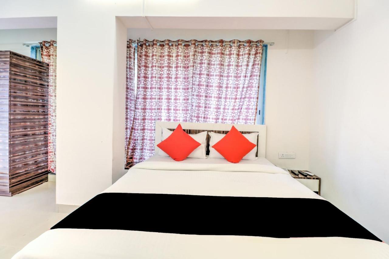 מומביי Hotel Crystal Inn מראה חיצוני תמונה